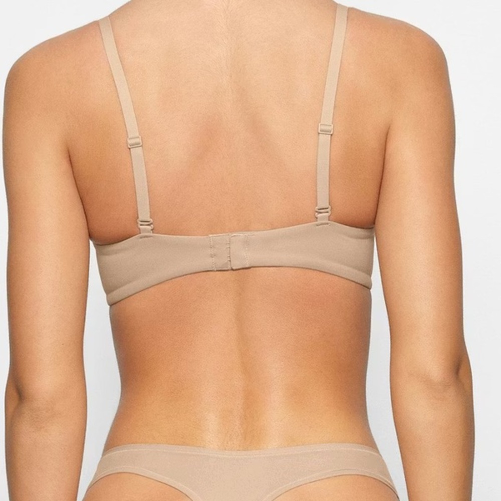 SKIMS Beige Underwire T-Shirt Bra - Picture 3 of 3